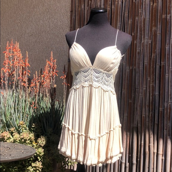 Dresses & Skirts - NEW Cream Crochet Lace Dbl Ruffle Hem Halter Dress
